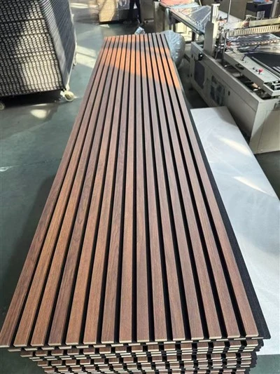 لوحة حائط صوتية من نوع Slat Akupanel